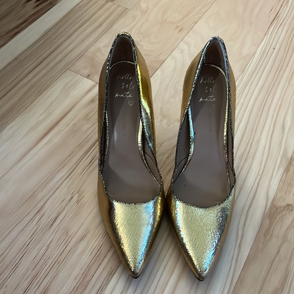 Banana Republic Gold Heels size 9.5 M, lightly worn. - Picture 3 of 7